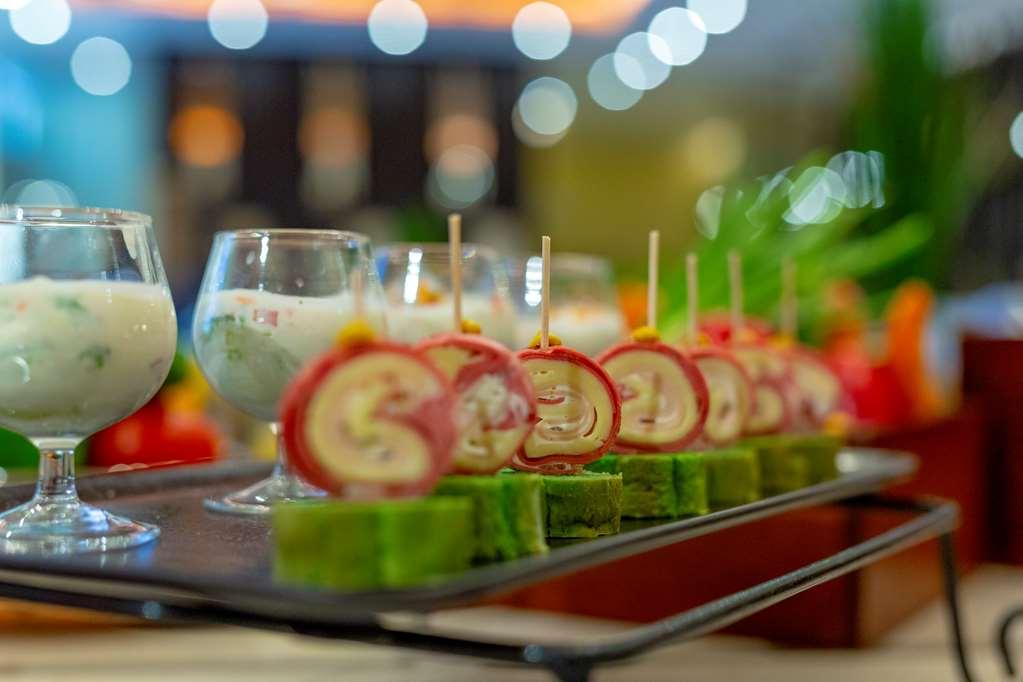 Four Points By Sheraton Production City, Dubai Hotel Restaurant photo