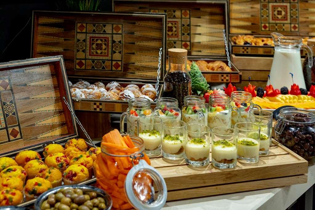 Four Points By Sheraton Production City, Dubai Hotel Restaurant photo