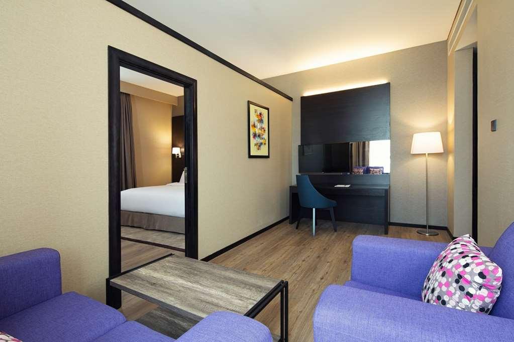 Four Points By Sheraton Production City, Dubai Hotel Room photo